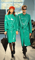 Couple en ciré Pierre Cardin Fashion Week 2011