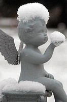 Engeltje in de sneeuw