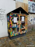 La maisonnette de livres (01), Mons / Bergen  (Belgique, België, Belgium, Belgien, Belgio)