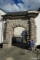 Clos des Capucins (01) - portail, Mons / Bergen, Belgique / België