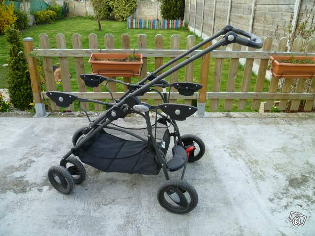 Poussette double chassis trophy ou twin club Jumeaux