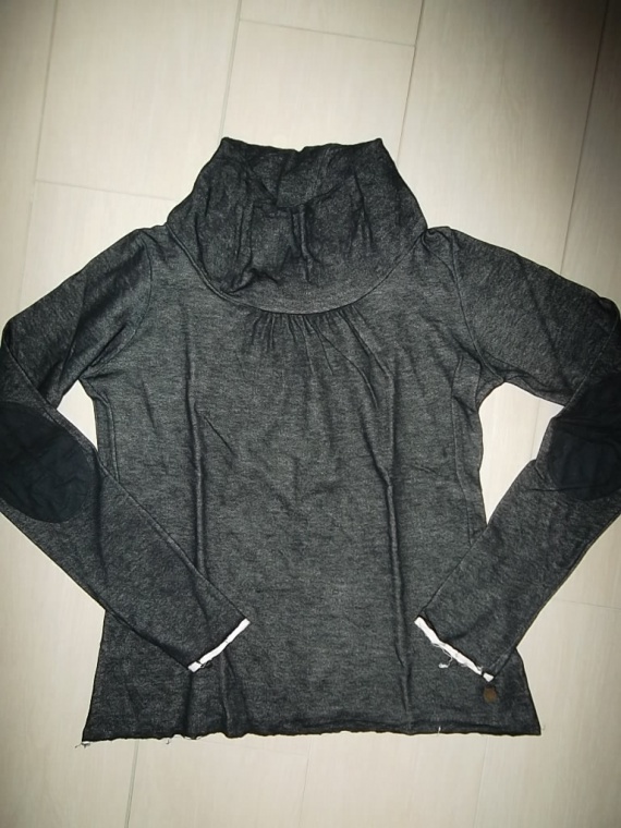 Pull 1060 Clothes 38/40 2€