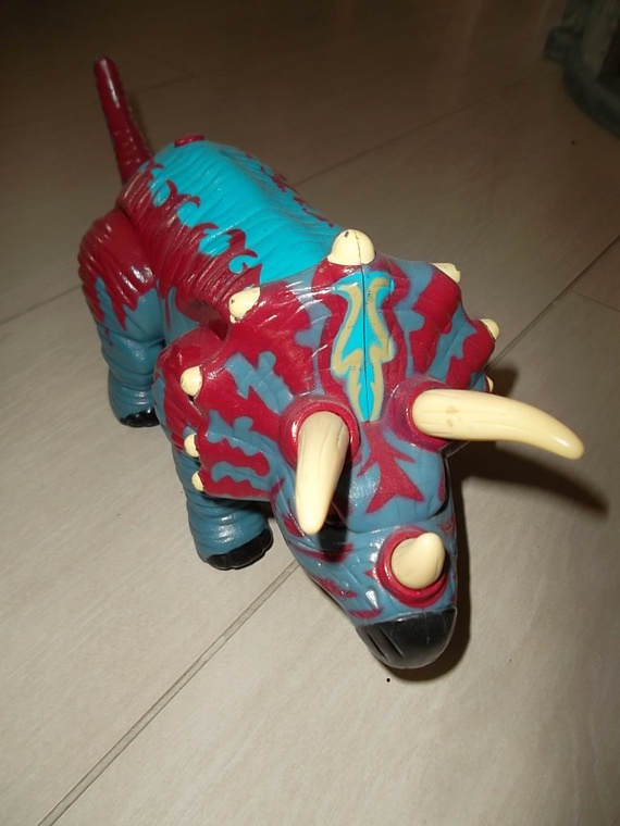 Triceratops Imaginext 3€