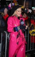 Jenny-Mccarthy_-2018-New-Years-Eve-Celebration-in-Times-Square-09