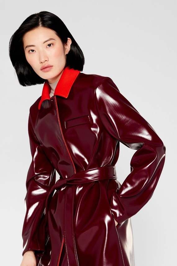 emilio-pucci-belted-vinyl-effect-trench-coat_13909308_18716931_2048