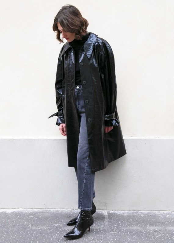 FRANKIE_IMG_1316-Black-Patent-Creased-Belted-Overcoat