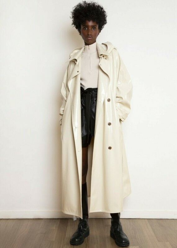 glossy-patent-hooded-trench-parka-in-buttercream-coat-the-frankie-shop-383683_900x