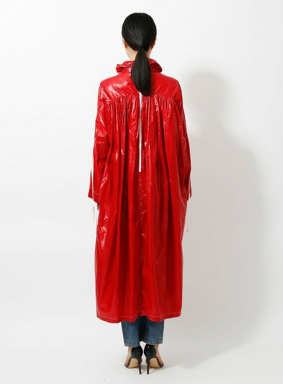 2020_0902_red_rain_coat-08