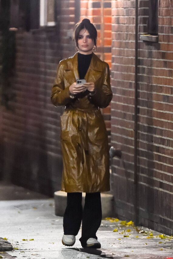 emily-ratajkowski-seen-wearing-a-mustard-trench-coat-while-out-to-dinner-with-friends-in-new-york-ci