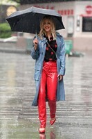 ashley_roberts_out_on_a_rainy_day__(6)
