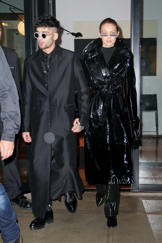 gigi-hadid-and-zayn-malik-seen-wearing-matching-all-black-as-they-heading-out-to-celebrate-the-singe