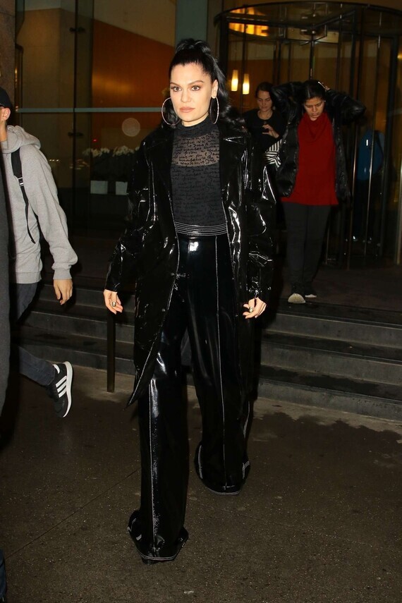 Jessie-J-in-Black-PVC-Outfit--01