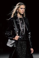 sys-master-content-hd8-hfc-10165650882590look-004-d01-fall-winter-2023-24-chanel-show
