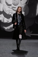sys-master-content-h80-hb6-10166614720542look-004-fall-winter-2023-24-chanel-show