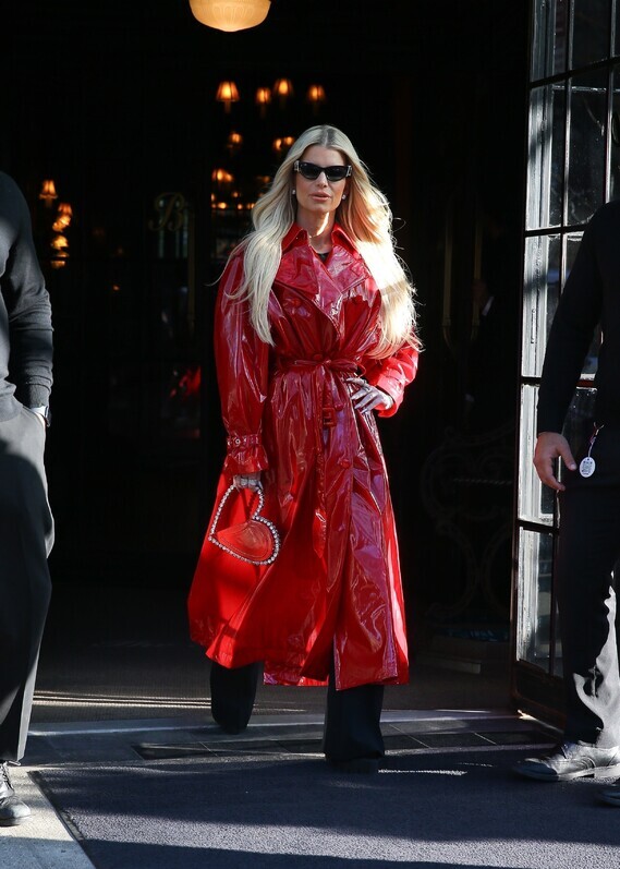 Jessica_Simpson_at_Bowery_Hotel_in_New_York_11-30-2023__2_