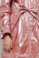 attrait-paris-veste-trench-impermeable-capuche-tissu-metallise3-pink-2