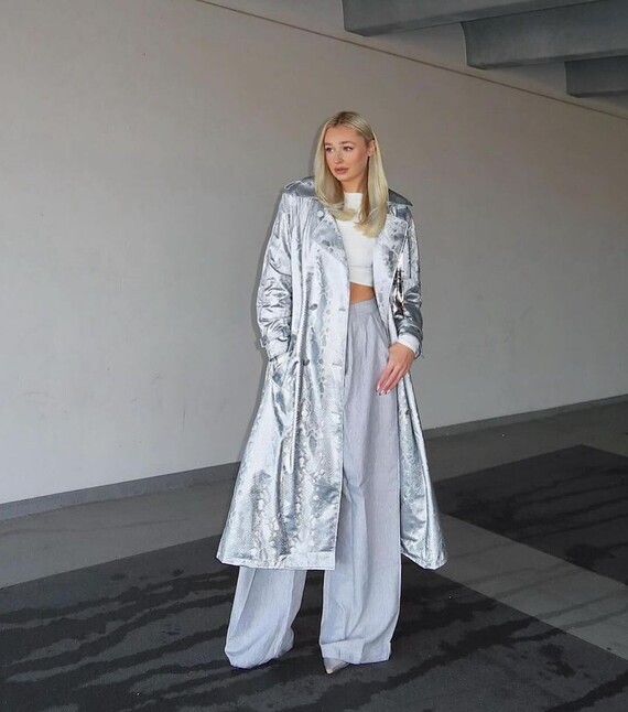 Slay+in+style+like+@beckyydegg+in+our+Vivienne+Silver+Animal+Trench+Coat+?+#AMYLYNNgirls (2)