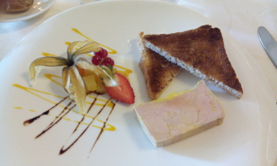 Foie gras accompagné de fruits