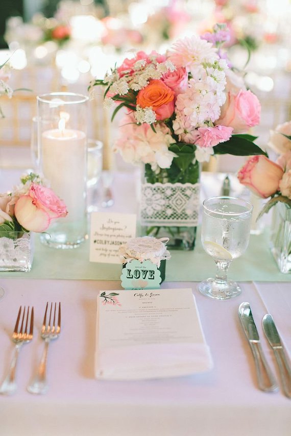 table-mariage-menthe-corail