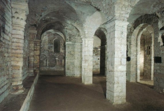 France - Orleans - Crypte Saint Aignan (11eme)20