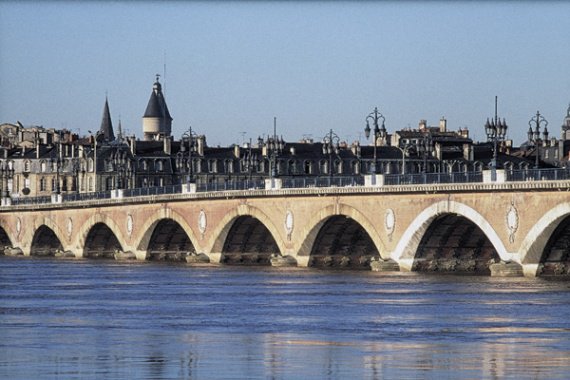 France-Bordeaux-pont-de-pierre1