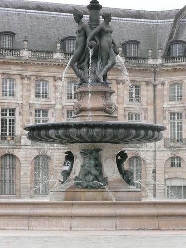 France-Bordeaux-fontaine20