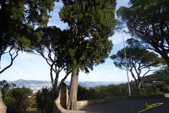 (C)Ivano Ghirardini-Saint tropez-Chapelle Sainte Anne-Mont Pécoulet-Ondes energie-magnétisme-haut li