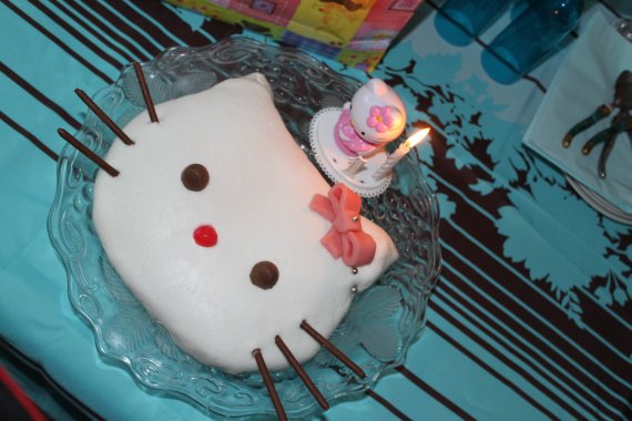 G teau d anniversaire Hello Kitty pour les 1 an de ma G teau d anniversaire Hello Kitty pour les 1 an de ma