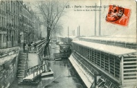 PARIS_-_Inondations_1910_-_La_Seine_au_Quai_Bourbon_-Bateau_lavoir-