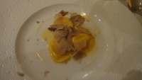 Ravioli à la truffe blanche, copeaux de parmesan