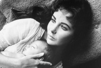 Elizabeth Taylor with her newborn daughter Liza
