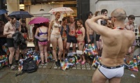 119468-shoppers-in-their-underwear-at-desigual-London