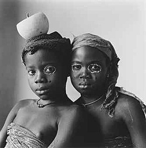 irving-penn-pila-pila-sisters-dahomey-1967