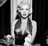 Marilyn Monroe at Photoplay awards, 1953