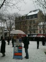 Montmartre , place du tertre sous la neige