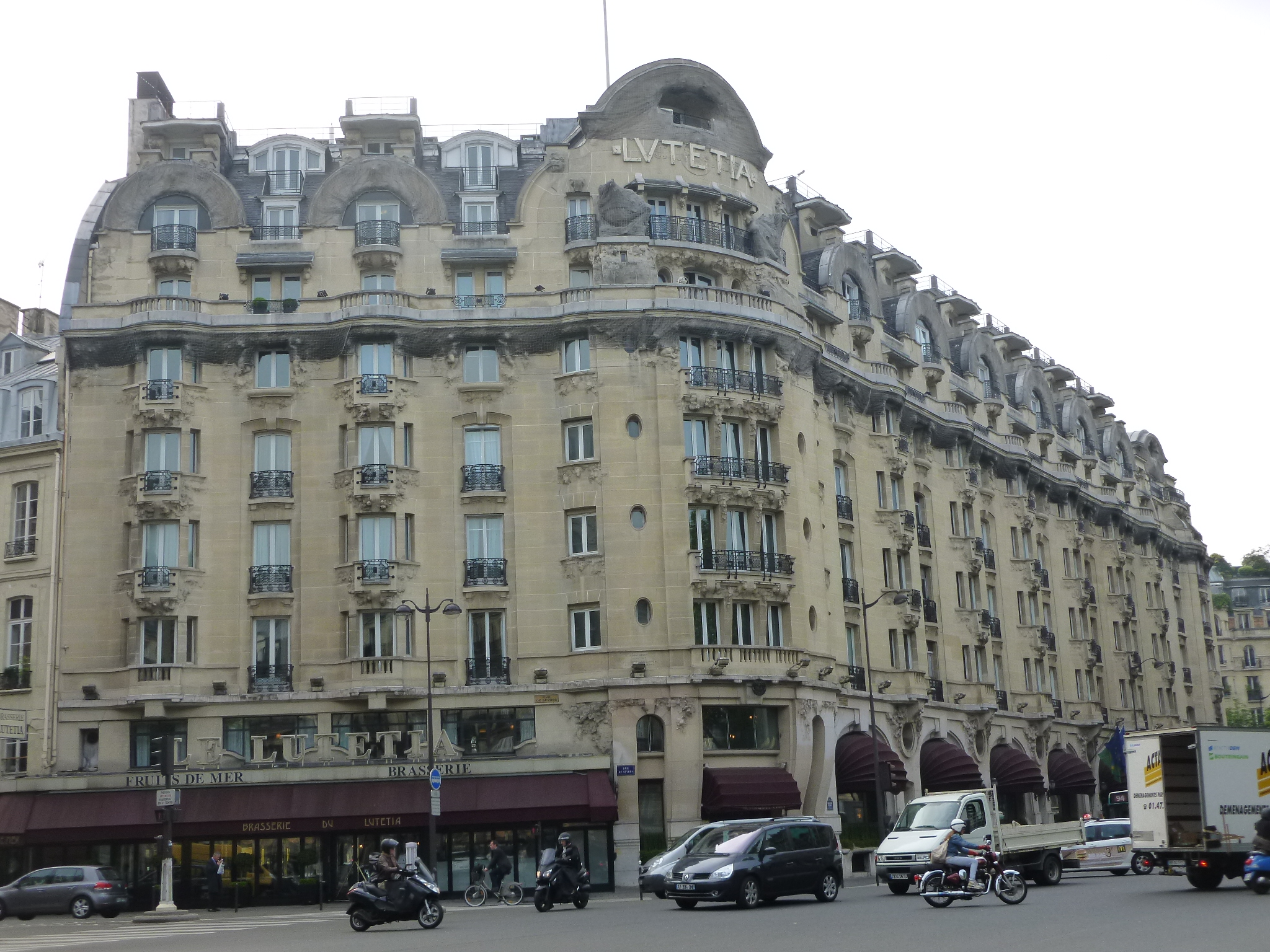 Hermès 17 Rue De Sèvres 75006 Paris