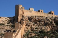 4036668-alcazaba--chateau-fort-mauresque-sur-une-colline-a-almeria-en-andalousie-espagne
