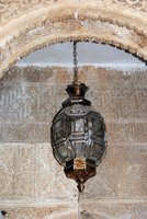 13288798-mauresque-voute-et-de-la-lumiere-de-style-marocain-le-palais-de-l-39-alhambra-grenade-grana