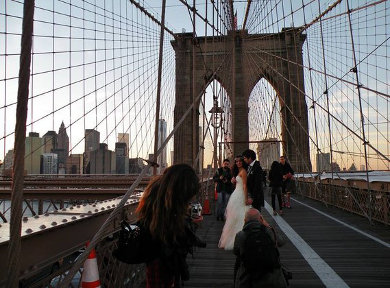 Photos de mariage sur le Brooklyn Bridge