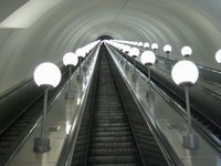 Escalier-du-métro-de-Moscou-Russie