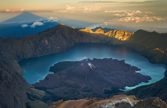 Rinjani volcano indonesia