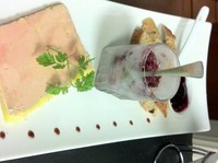 Foie gras d'Auvergne, granité de VDN Rasteau, confiture de vin aux épices, toast aux fruits