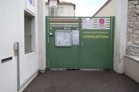 Ecole Revolution ,  Marseille rue edouard vaillant