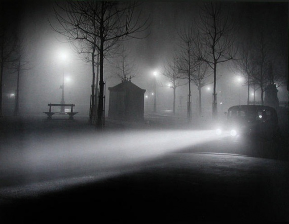 1934-brassai-foggy-paris