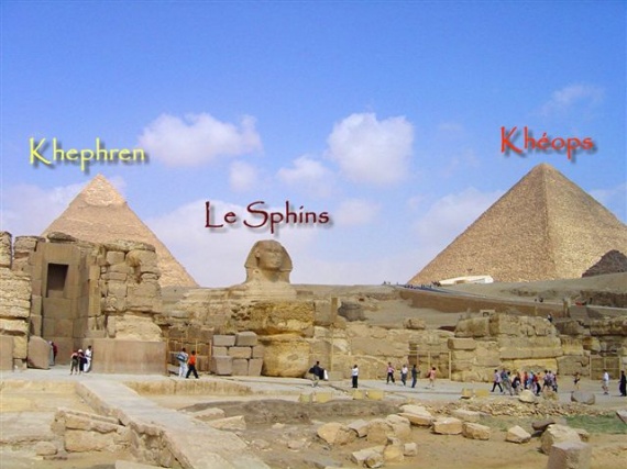 la pyramide de Khephren, kheops et le sphinx