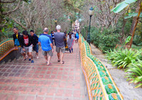 300 marches à monter pour découvrir le temple Doi Suthep