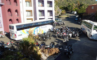Réunion de motos à l'hôtel