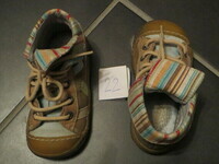 chaussures babybotte pointure 22 7€