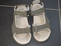 1€50 queshua sandalettes 34/35