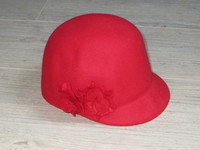 tào chapeau feutre rouge